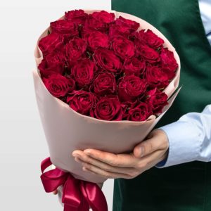 Букет красных Роз Кения 40 см 25 шт «Винный Шлейф» - изображение 1